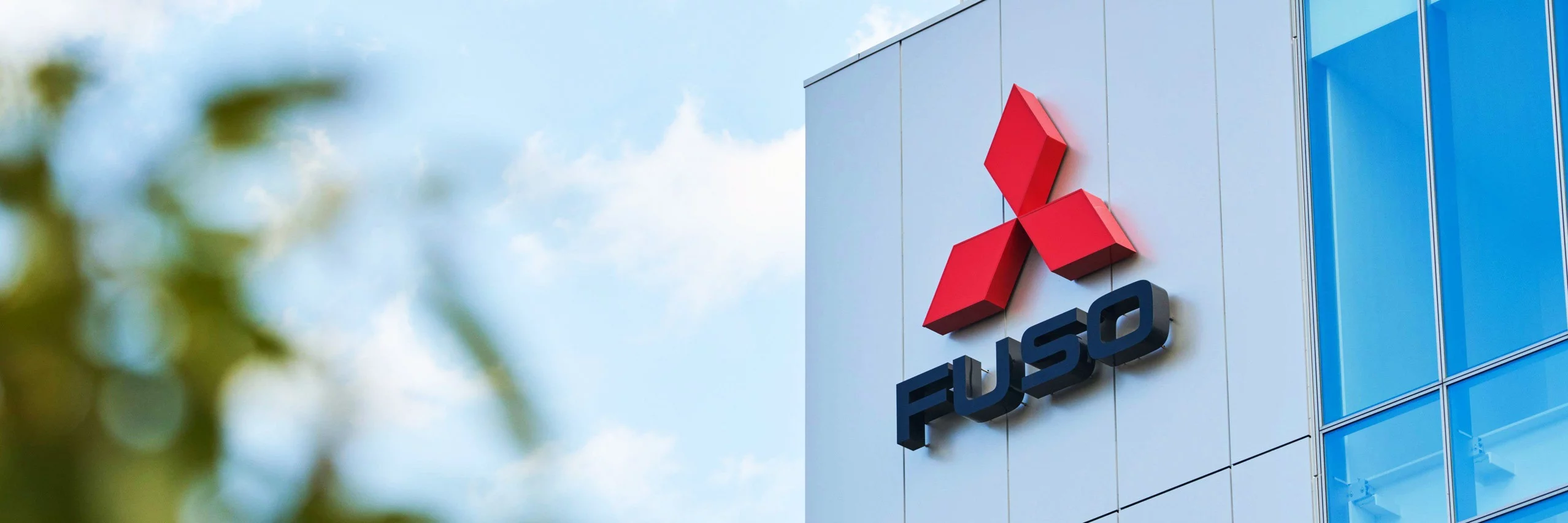 Sucursales de FUSO en Paraguay, representado por el Grupo Condor