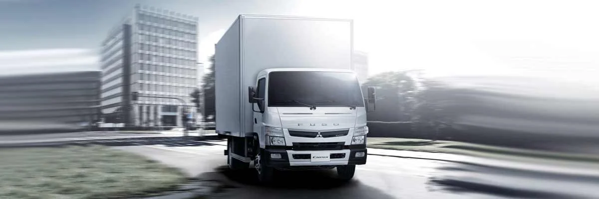 El camion liviano FUSO Canter 4.3 Ton es ideal para transportar mercaderia de manera eficiente