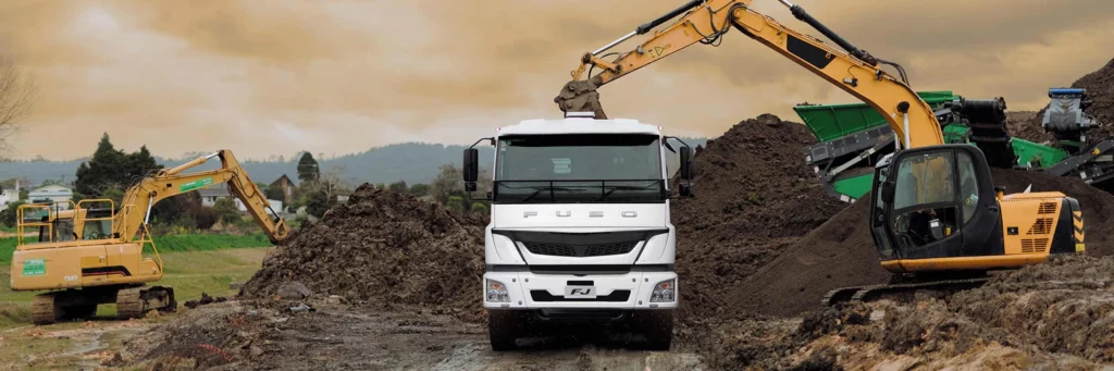 El FJ 17 Ton 6x4 de FUSO es el camion pesado ideal para trabajos de construccion y de obra