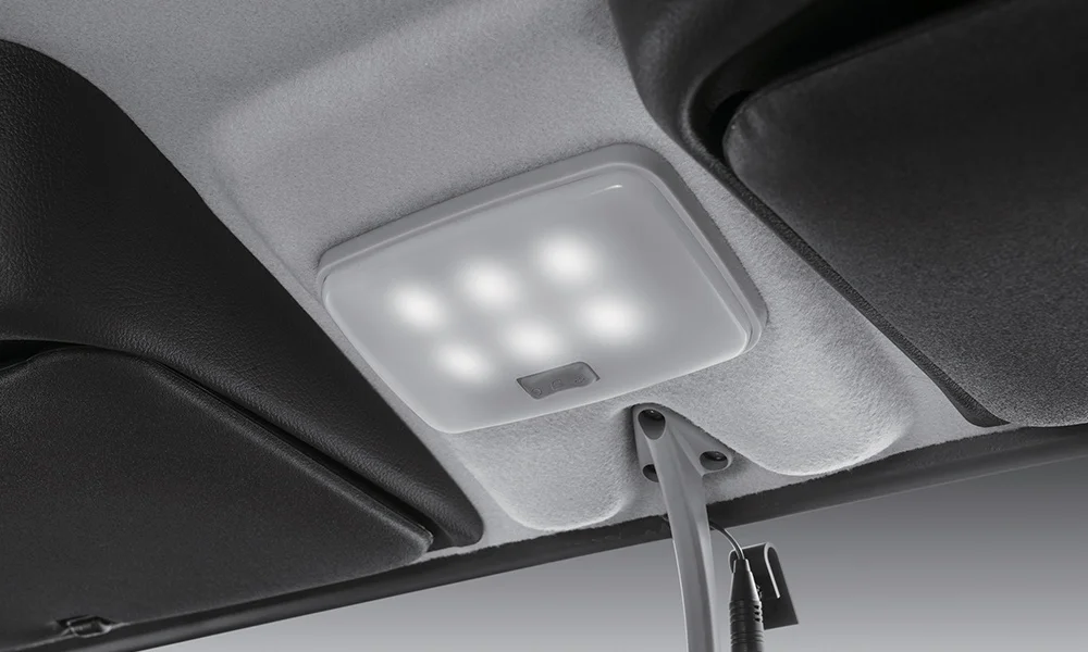 Las luces LED en la cabina interior del FUSO FA 6.3 Ton de gran eficiencia